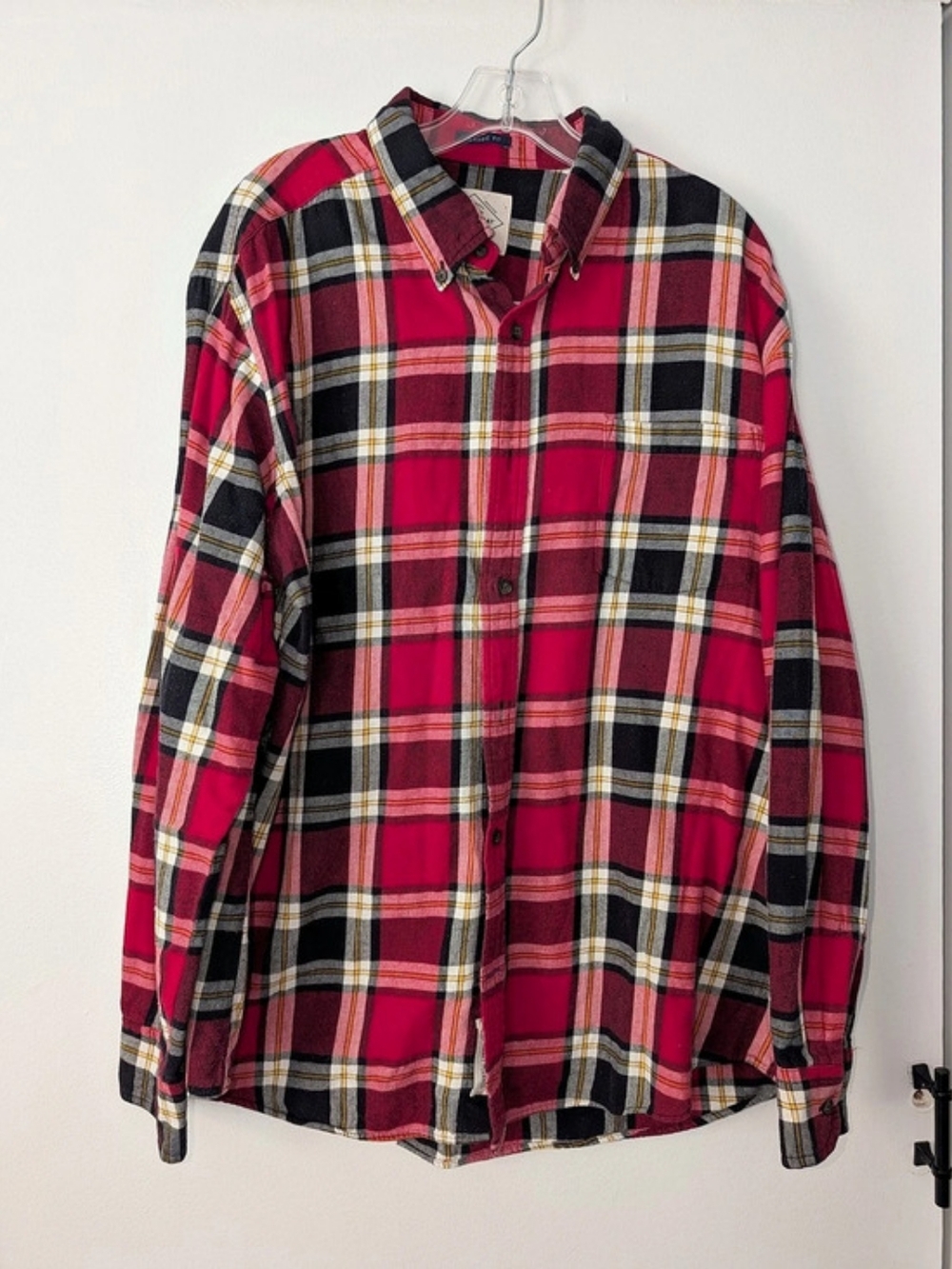St. John's Bay Legacy Flannel Men's XL Black Red Plaid Cotton Shirt